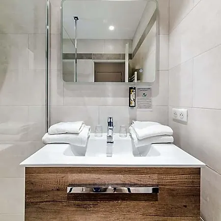 מלון Brin D'azur - Saint Tropez 4*